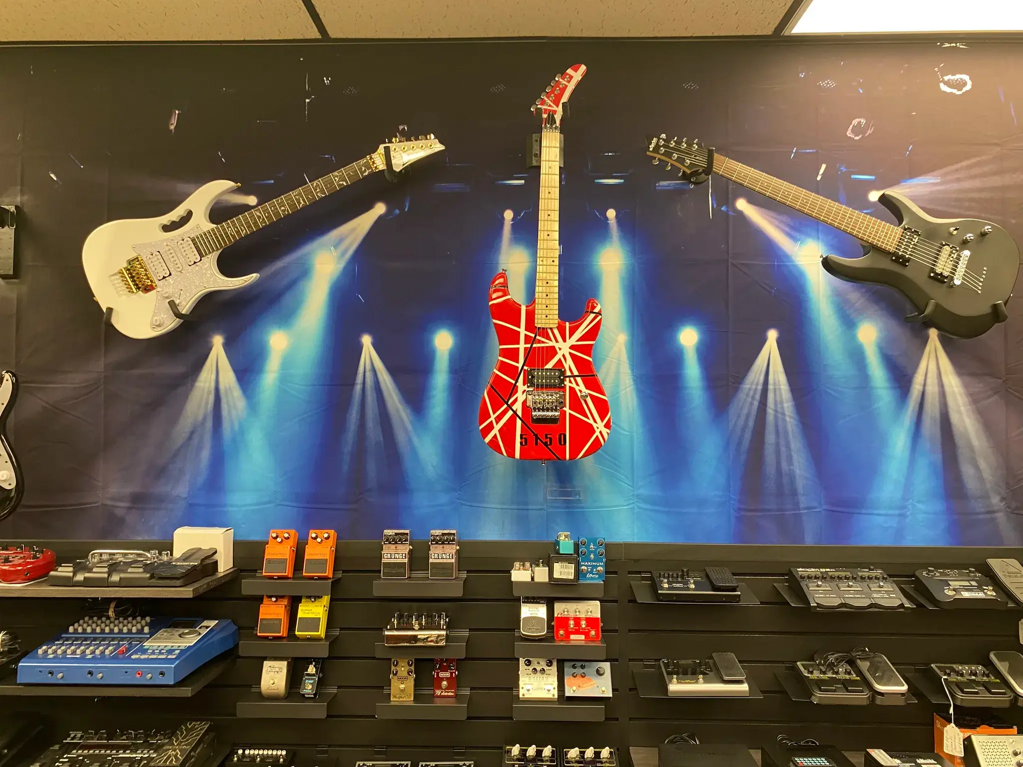 Guitar pedals and accessories in Albion Indiana